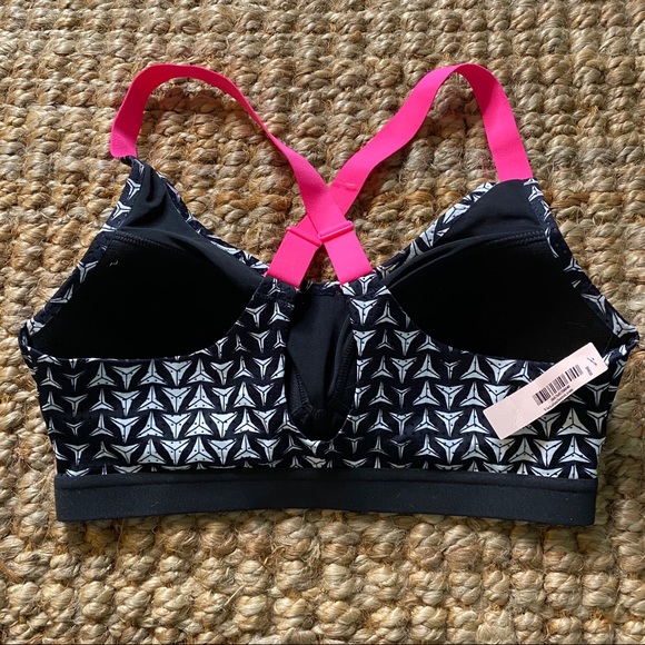 Victoria’s Secret Lightweight Sports Bra 32b NWT - Picture 2 of 2
